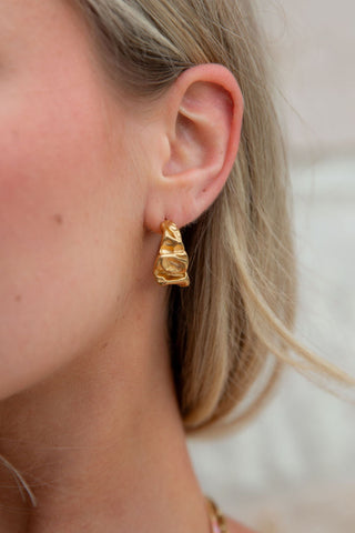 Alana Textured Hoops | Gold